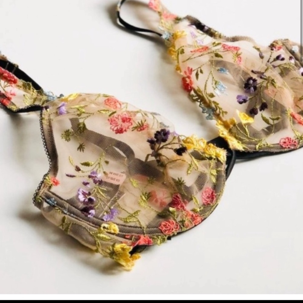 Victoria Secret Dream Angels Floral Embroidered Unlined plunge Bra NWT 34DD